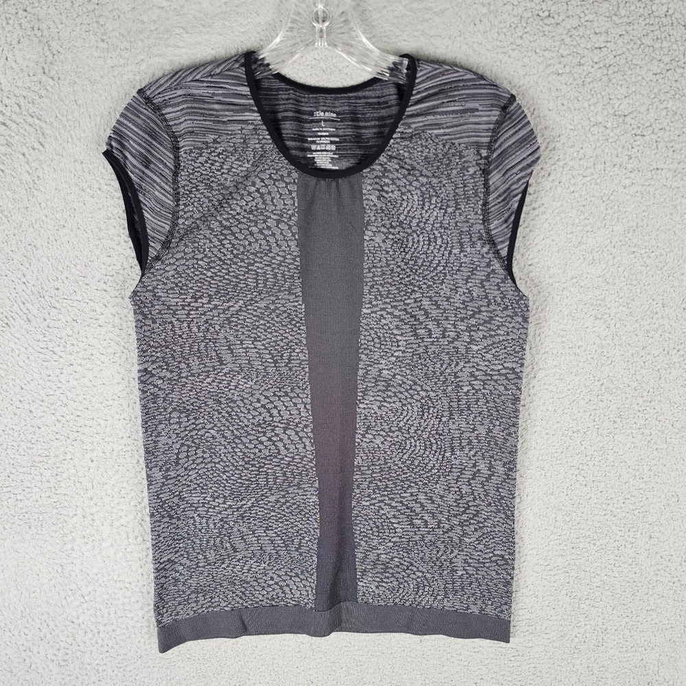 Title Nine Shirt Women Large Gray Athletic Tee Short Sleeve Pullover Pockets